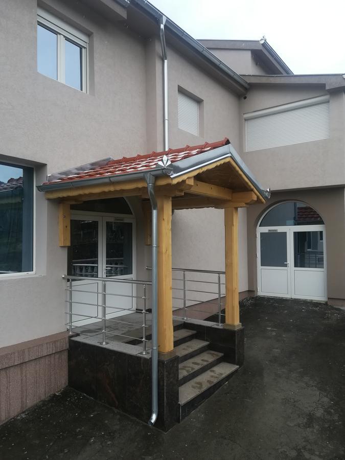 Karavan 123 Raška 外观 照片